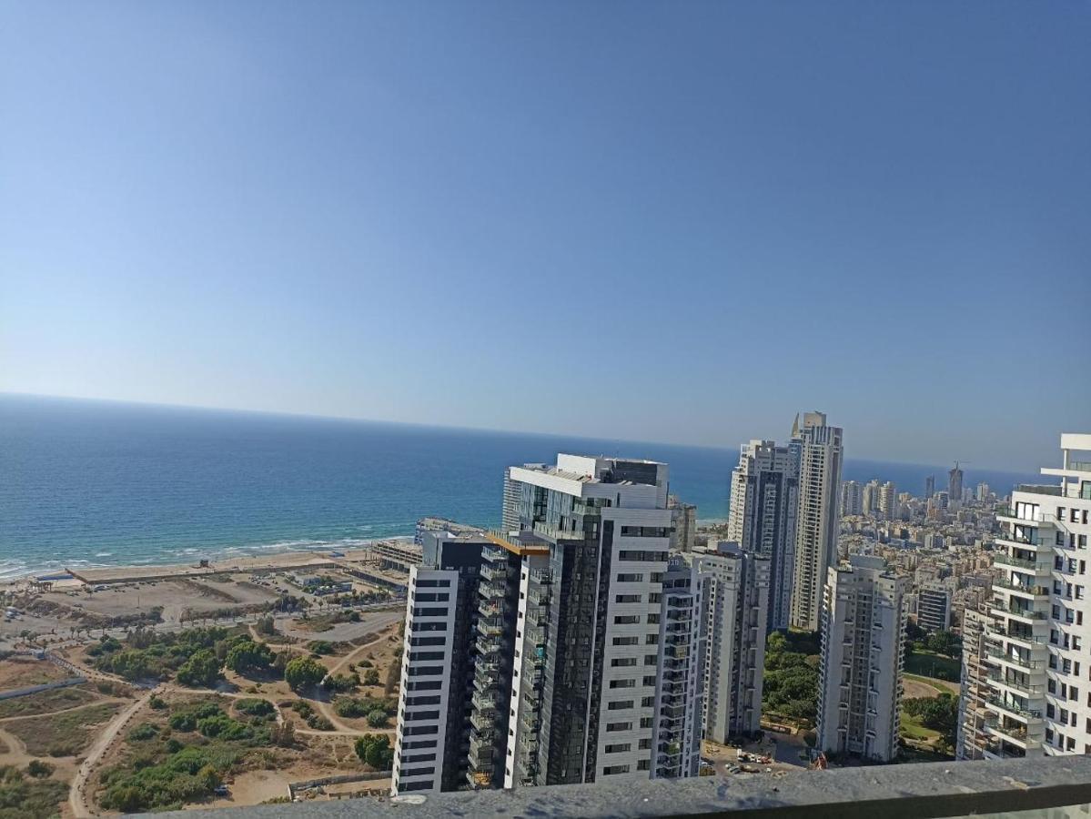 Yalarent Sea-Breeze Penthouse With Jacuzzi Apartment Bat Yam Exterior photo