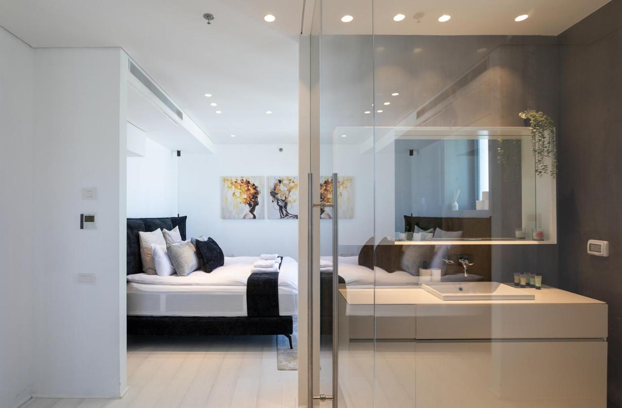 Yalarent Sea-Breeze Penthouse With Jacuzzi Apartment Bat Yam Exterior photo