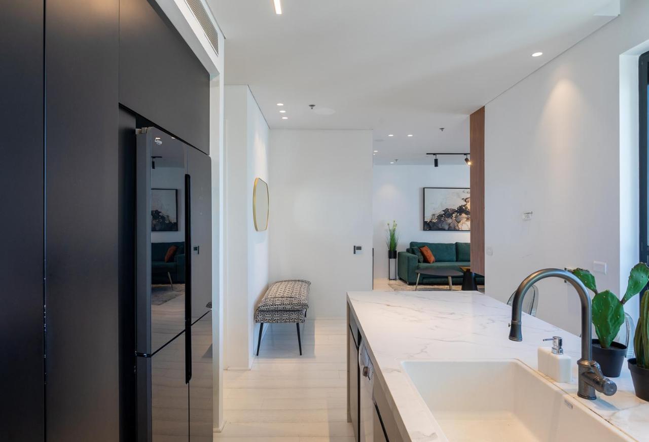 Yalarent Sea-Breeze Penthouse With Jacuzzi Apartment Bat Yam Exterior photo