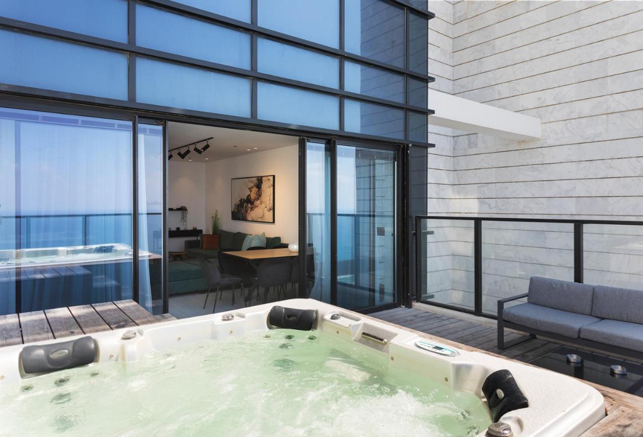 Yalarent Sea-Breeze Penthouse With Jacuzzi Apartment Bat Yam Exterior photo