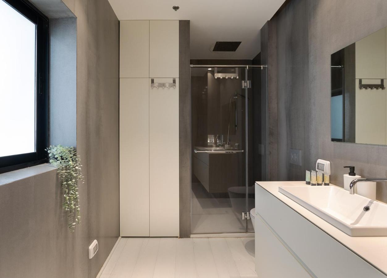 Yalarent Sea-Breeze Penthouse With Jacuzzi Apartment Bat Yam Exterior photo