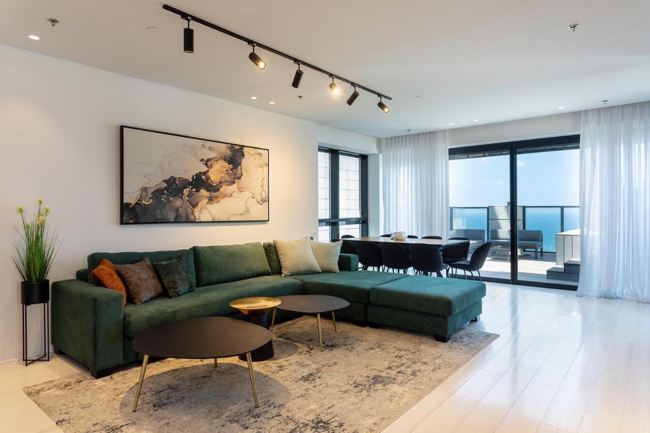 Yalarent Sea-Breeze Penthouse With Jacuzzi Apartment Bat Yam Exterior photo