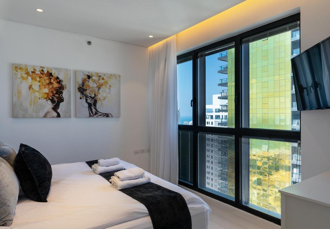Yalarent Sea-Breeze Penthouse With Jacuzzi Apartment Bat Yam Exterior photo