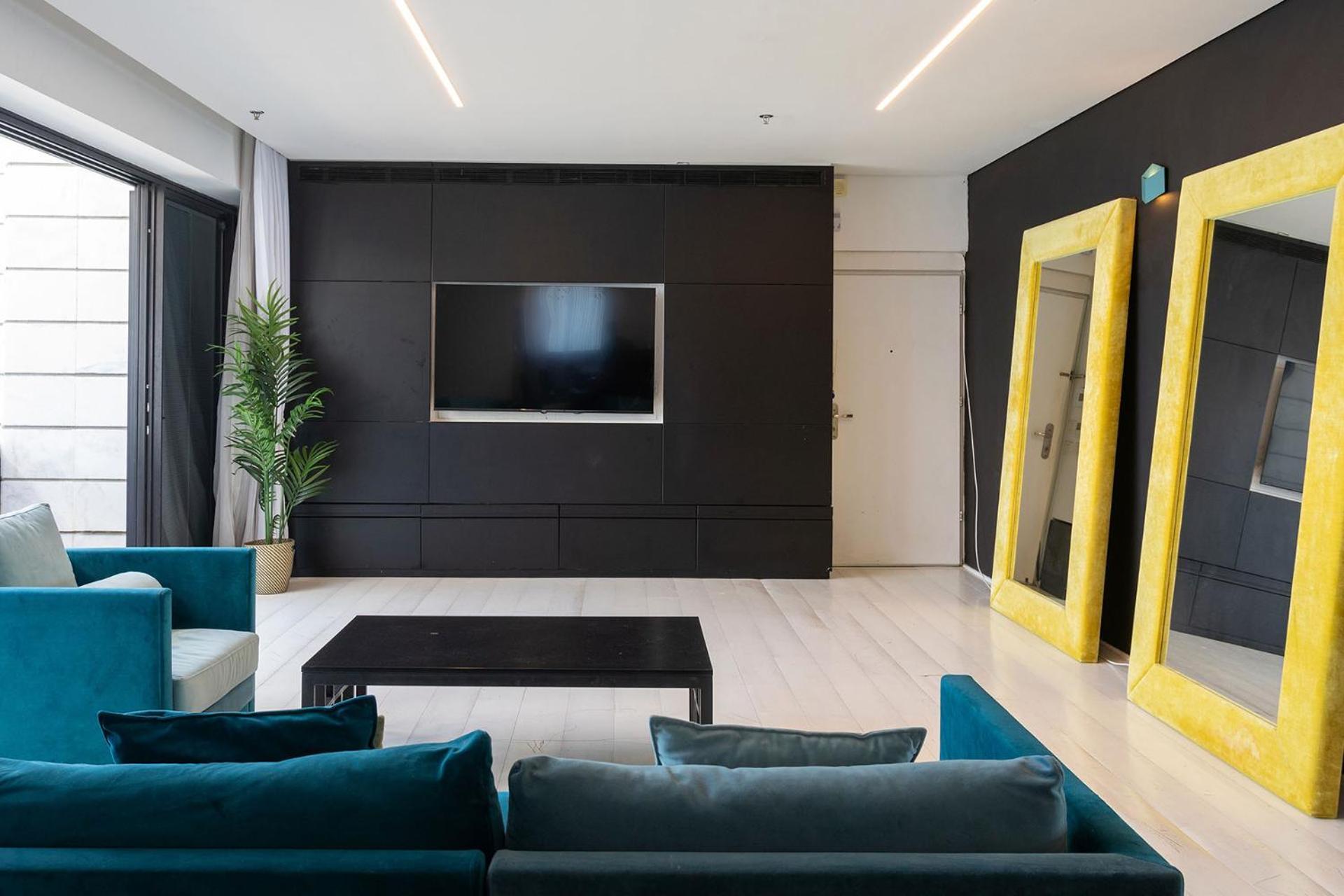 Yalarent Sea-Breeze Penthouse With Jacuzzi Apartment Bat Yam Exterior photo